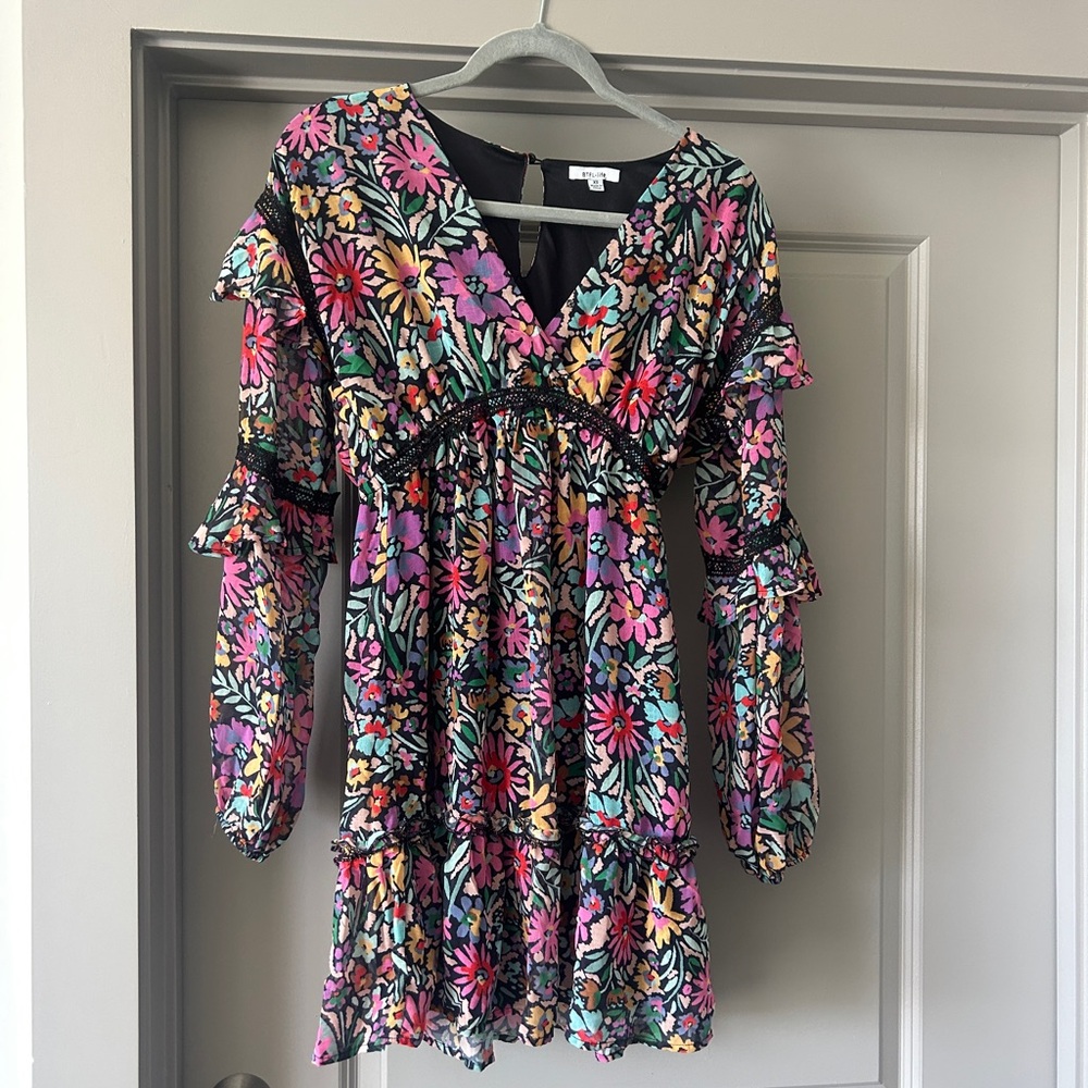 Long sleeve floral dress! Super comfy. Size XS!